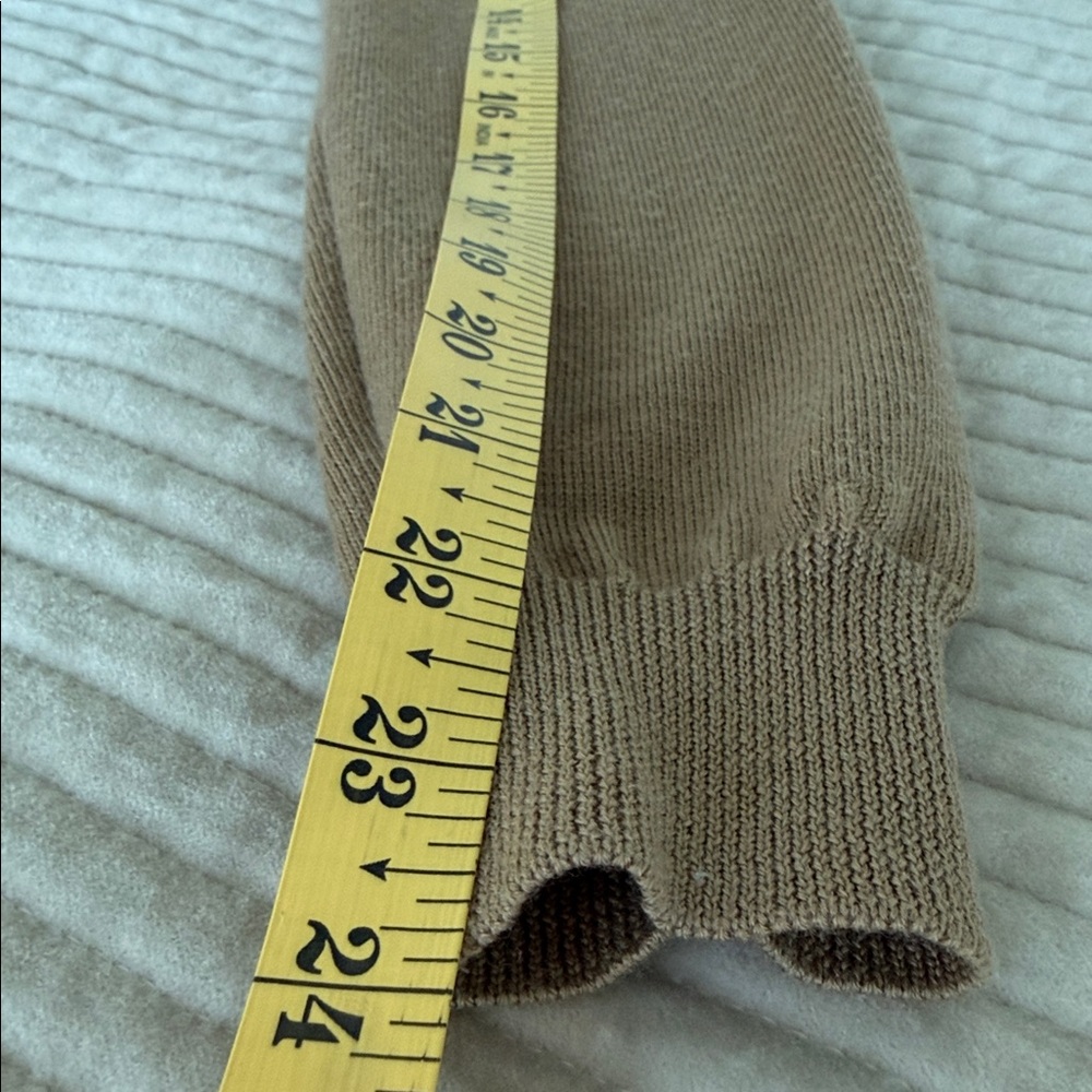 Moschino Tan Button-Up Cardigan Lana Wool size 6, Italian size 40, sweater - Picture 15 of 15